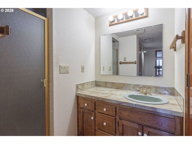 4161 HEAVENS Way S, Salem, OR 97302