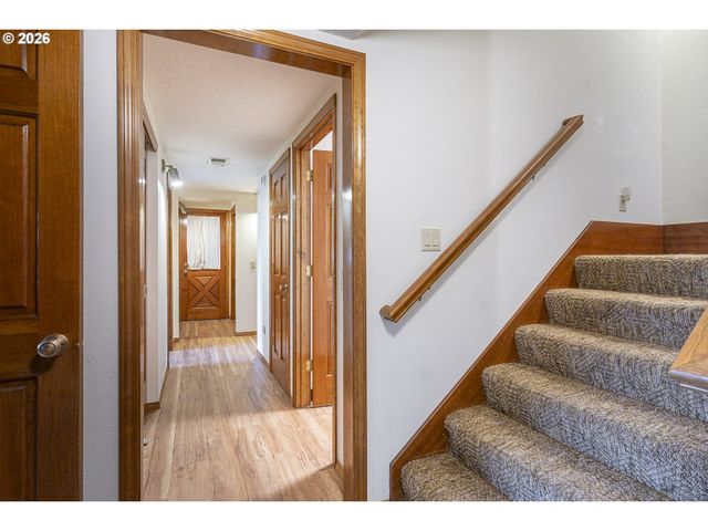 4161 HEAVENS Way S, Salem, OR 97302