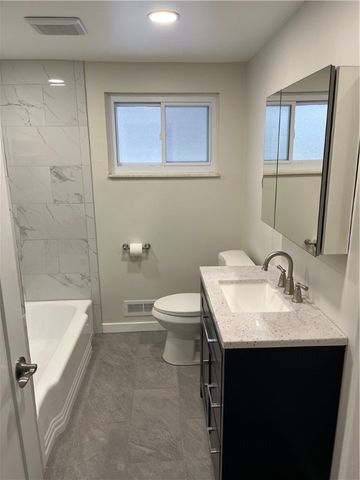 526 Foltz Dr, Penn Hills, PA 15147