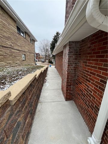 526 Foltz Dr, Penn Hills, PA 15147