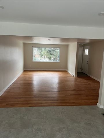 526 Foltz Dr, Penn Hills, PA 15147