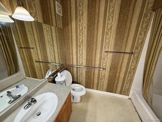 2678 Syracuse Street 106, Denver, CO 80238