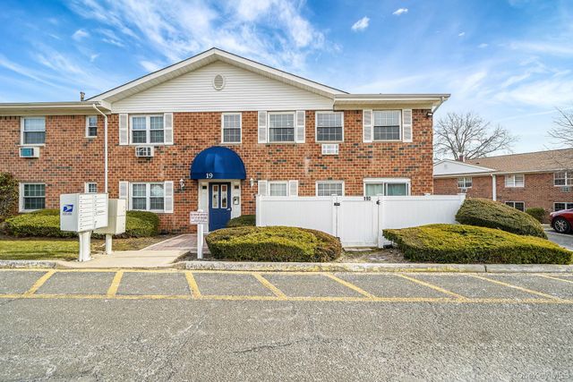 460 old town Road 19H, Port Jefferson Station, NY 11776