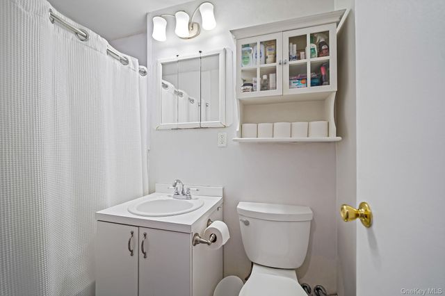 460 old town Road 19H, Port Jefferson Station, NY 11776