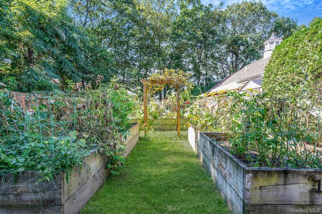 460 old town Road 19H, Port Jefferson Station, NY 11776