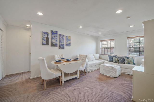 460 old town Road 19H, Port Jefferson Station, NY 11776