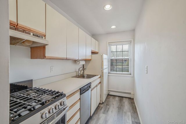 460 old town Road 19H, Port Jefferson Station, NY 11776