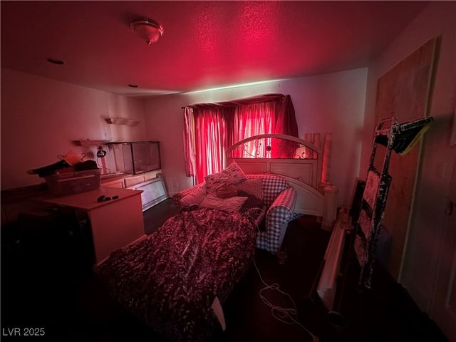 4408 North Pioneer Way, Las Vegas, NV 89129