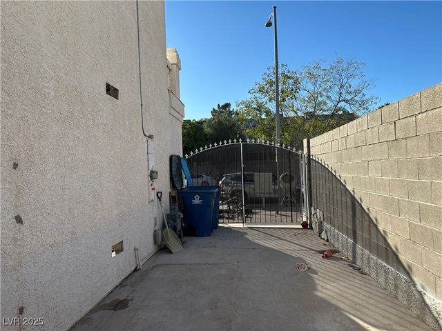 4408 North Pioneer Way, Las Vegas, NV 89129