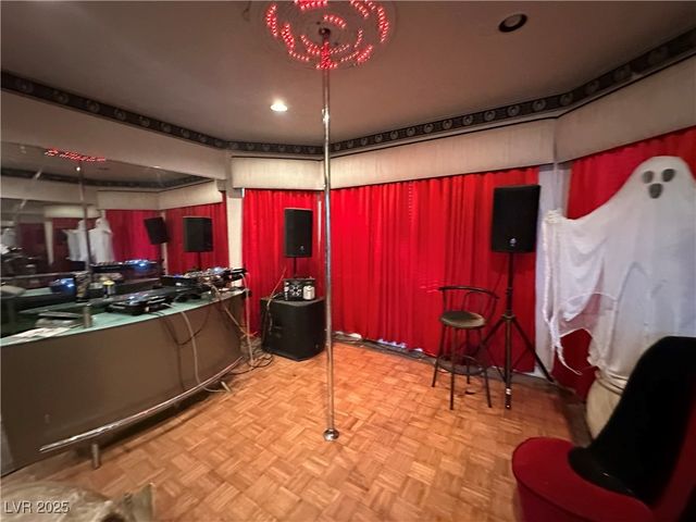 4408 North Pioneer Way, Las Vegas, NV 89129