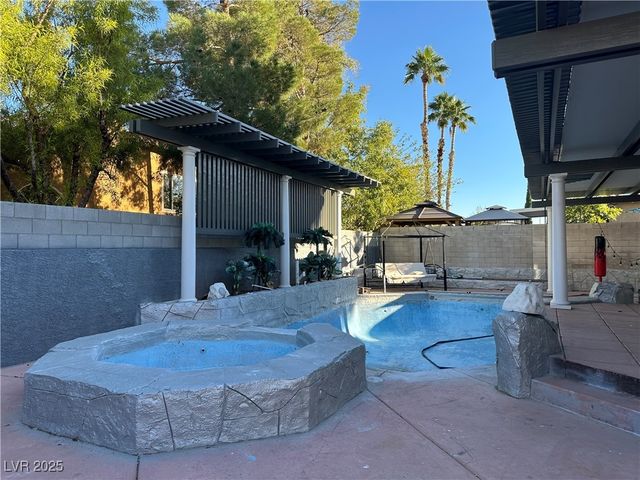 4408 North Pioneer Way, Las Vegas, NV 89129