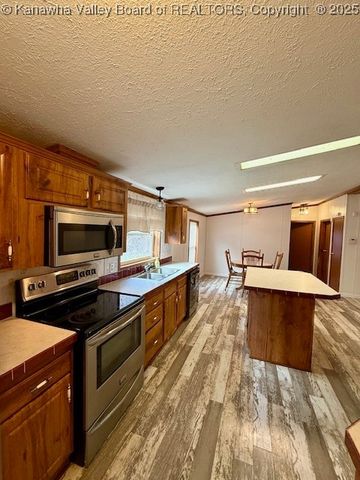 211 Maxine Drive, Charleston, WV 25312