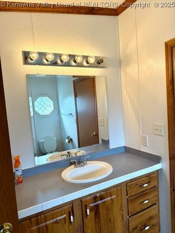 211 Maxine Drive, Charleston, WV 25312