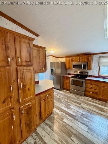 211 Maxine Drive, Charleston, WV 25312