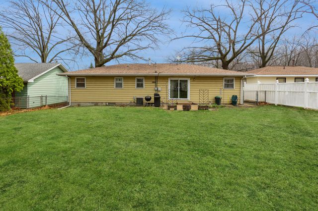 28 S Franklin Street, New Buffalo, MI 49117