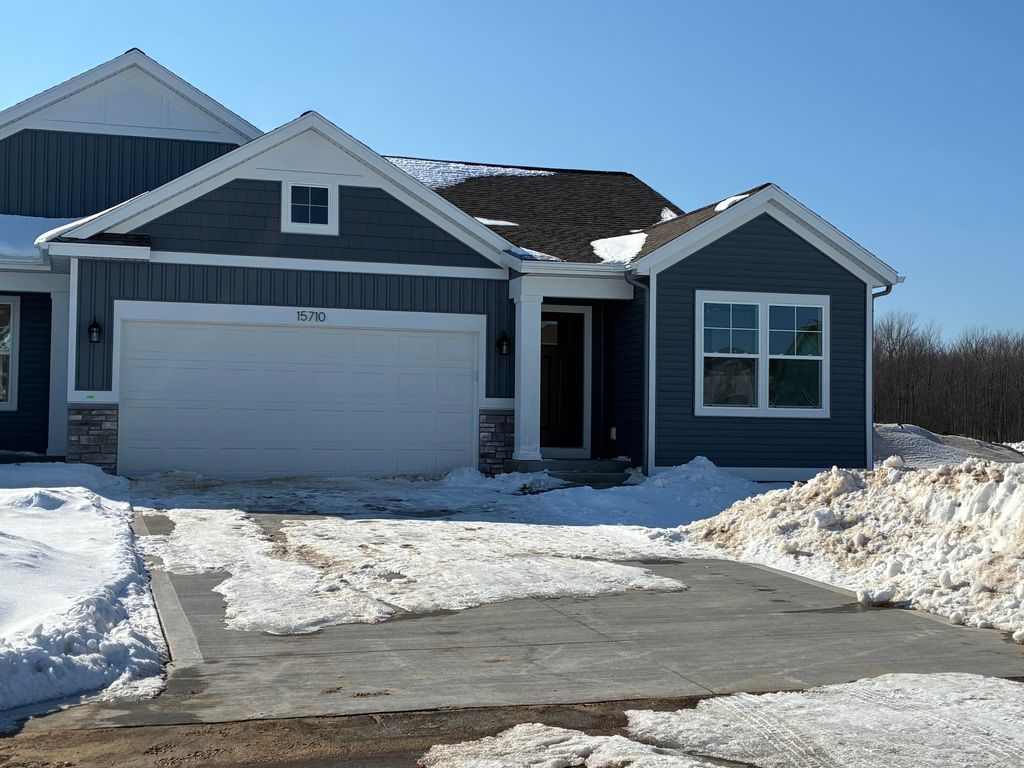 15710 Hawley Drive 48, Grand Haven Twp, MI 49417