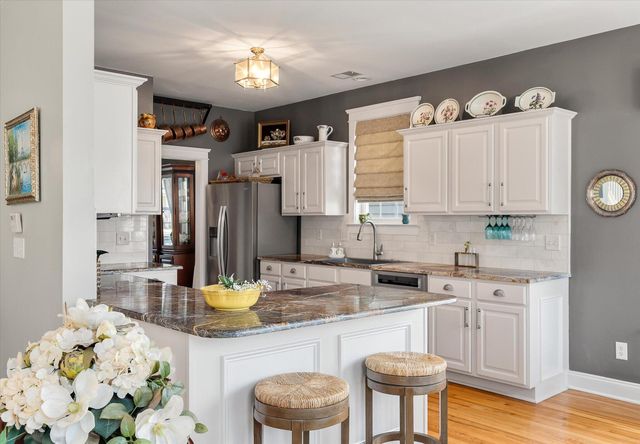 221 White Gables Drive, Summerville, SC 29483