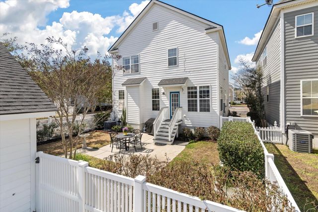 221 White Gables Drive, Summerville, SC 29483