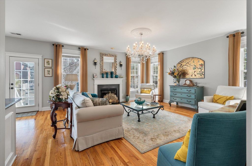 Image 13 of property listing at 221 White Gables Drive, Summerville, SC 29483