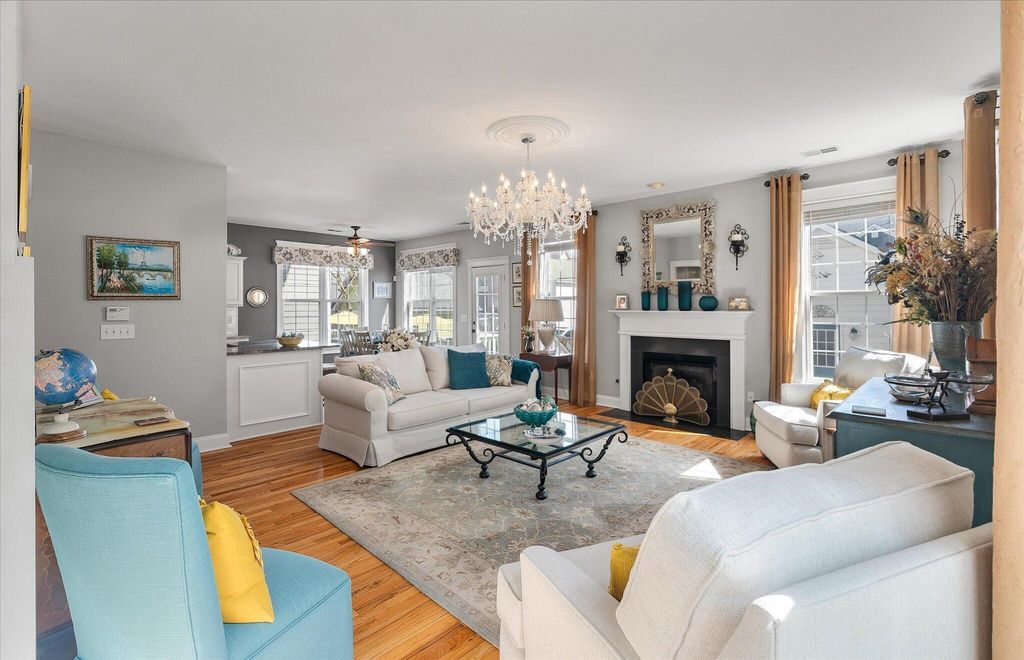 Image 17 of property listing at 221 White Gables Drive, Summerville, SC 29483