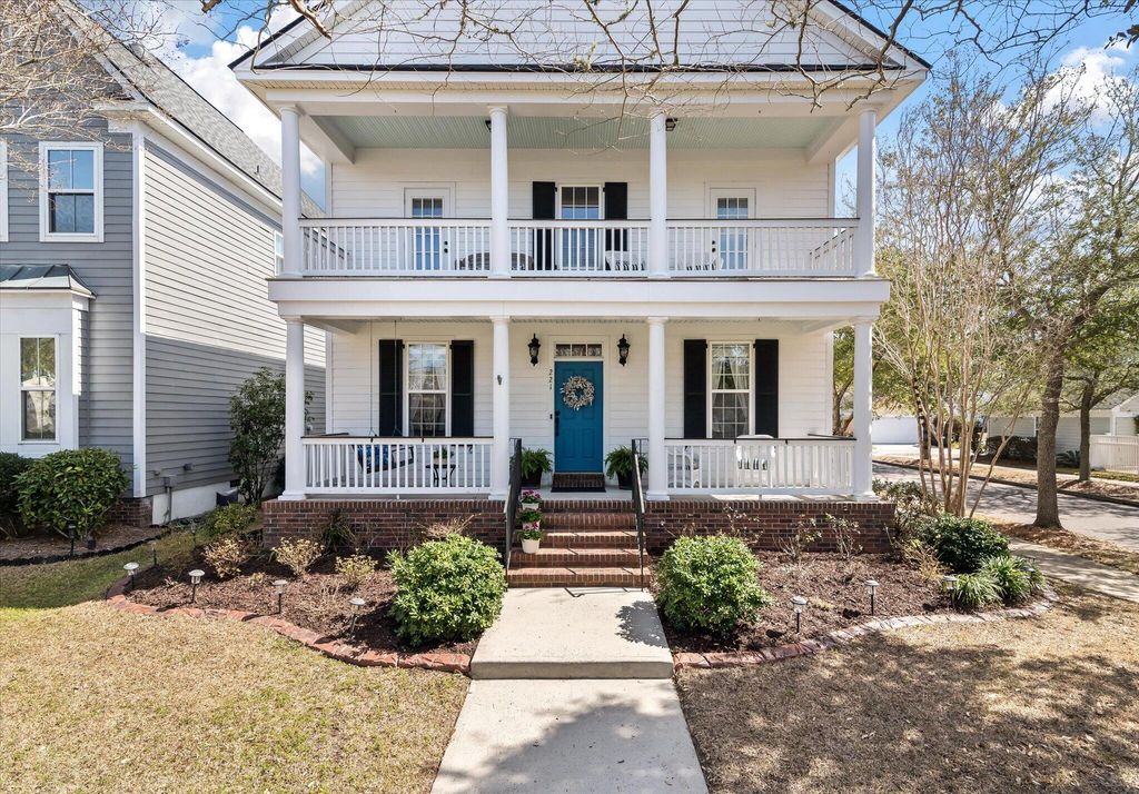 Image 2 of property listing at 221 White Gables Drive, Summerville, SC 29483