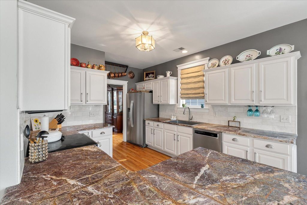 Image 24 of property listing at 221 White Gables Drive, Summerville, SC 29483