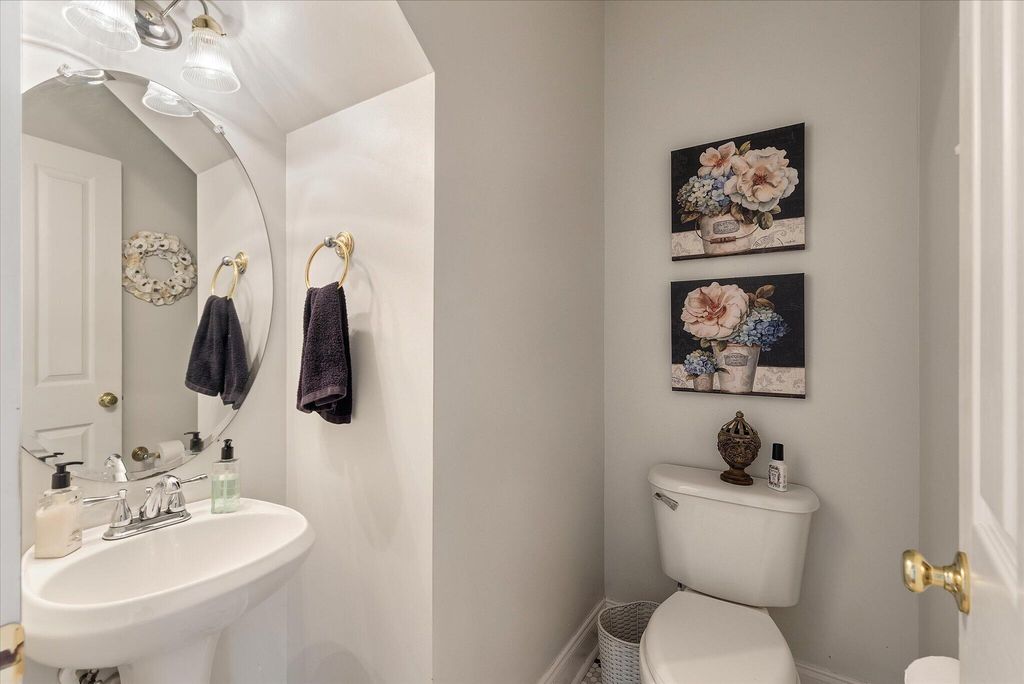 Image 26 of property listing at 221 White Gables Drive, Summerville, SC 29483