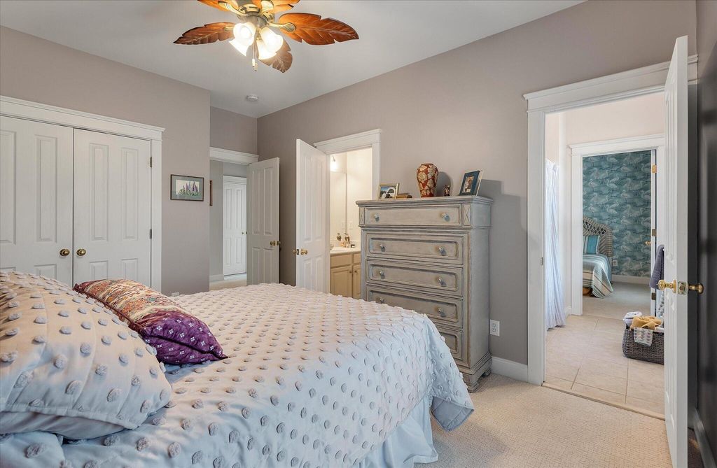 Image 37 of property listing at 221 White Gables Drive, Summerville, SC 29483