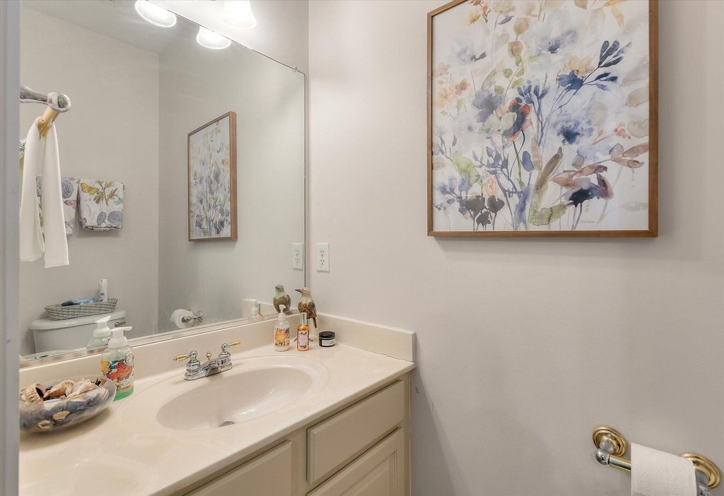 Image 38 of property listing at 221 White Gables Drive, Summerville, SC 29483