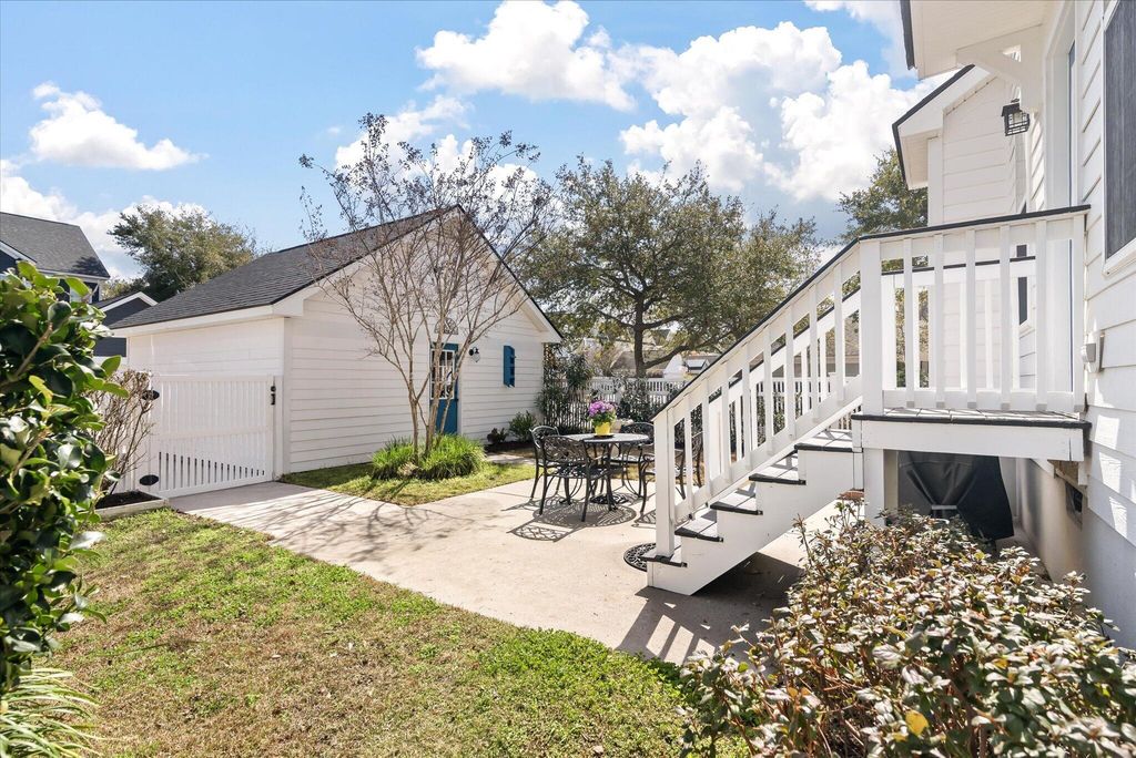 Image 43 of property listing at 221 White Gables Drive, Summerville, SC 29483