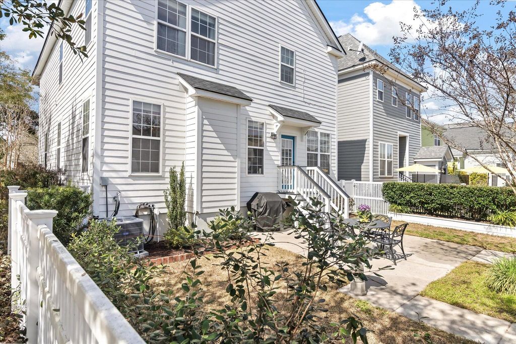 Image 44 of property listing at 221 White Gables Drive, Summerville, SC 29483