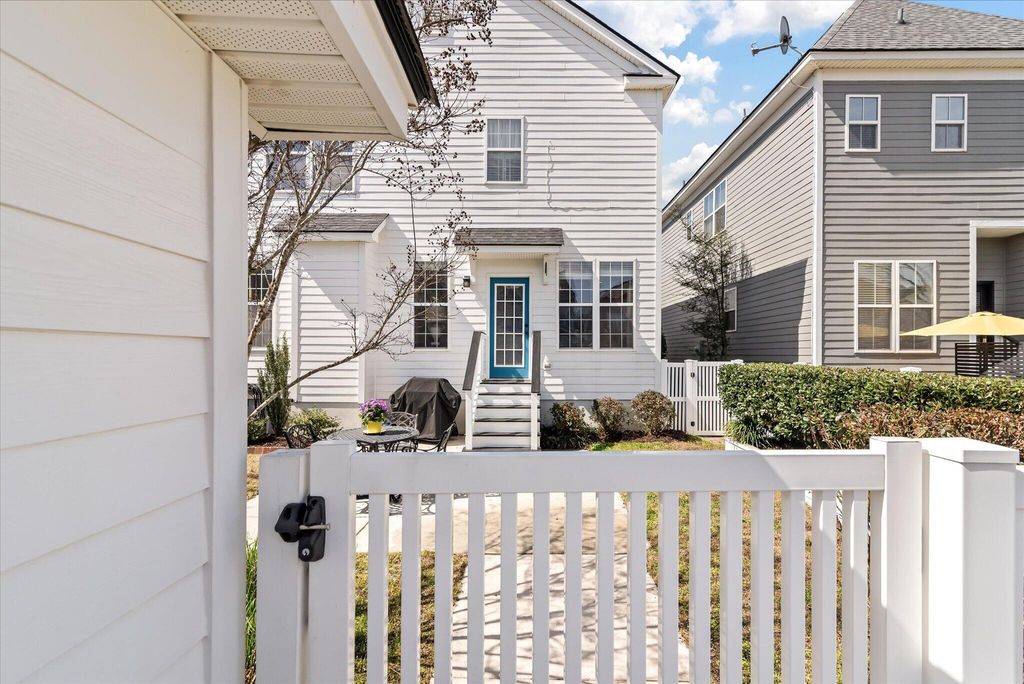 Image 46 of property listing at 221 White Gables Drive, Summerville, SC 29483