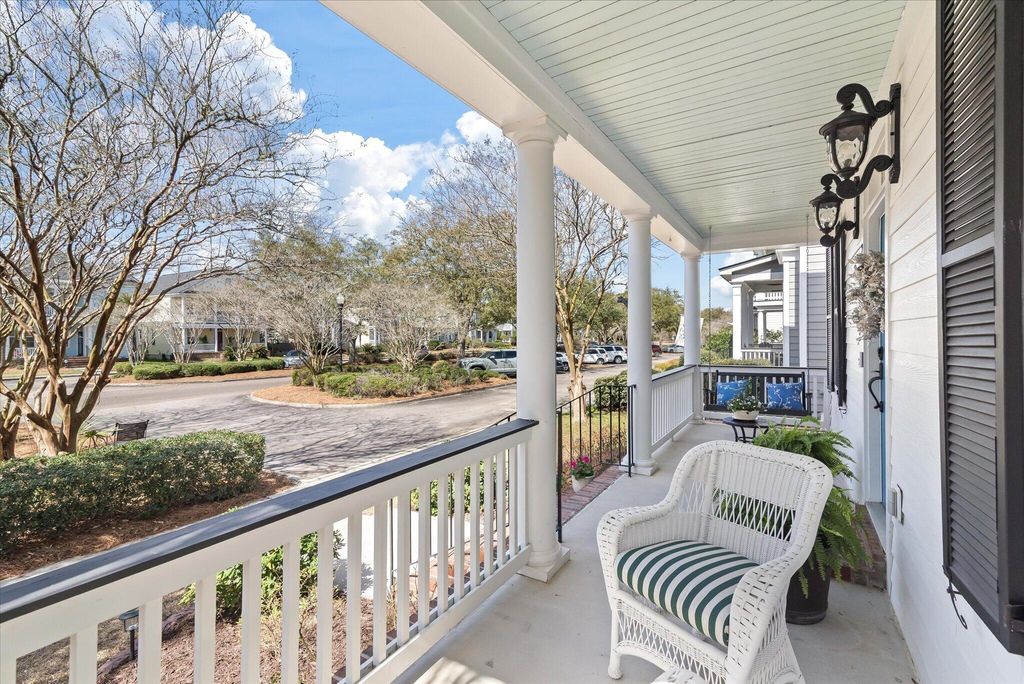 Image 5 of property listing at 221 White Gables Drive, Summerville, SC 29483