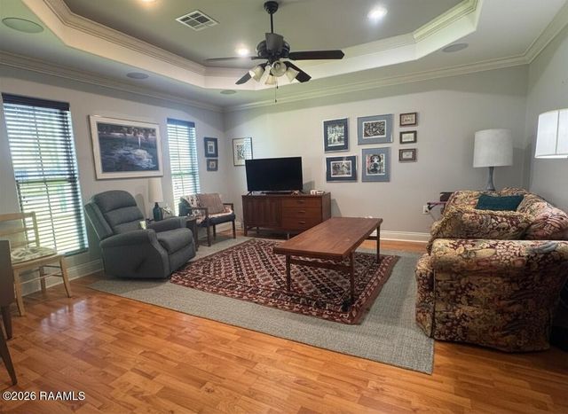 907 Gary Drive, Breaux Bridge, LA 70517