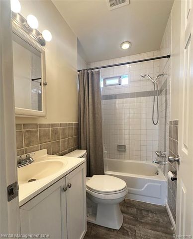 7286 Gilman Street, Westland, MI 48185