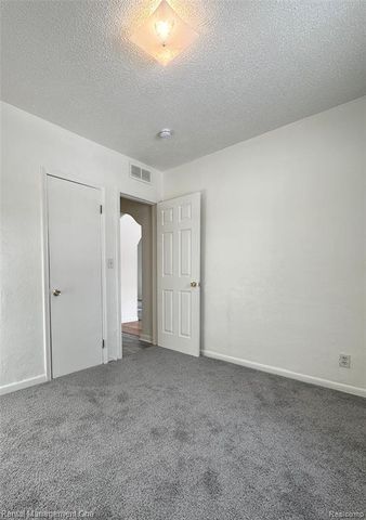 7286 Gilman Street, Westland, MI 48185