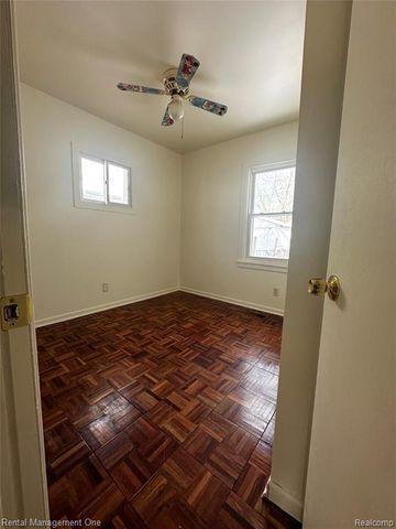 7286 Gilman Street, Westland, MI 48185