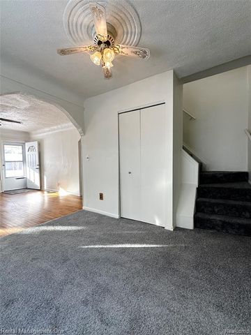 7286 Gilman Street, Westland, MI 48185