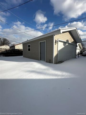 7286 Gilman Street, Westland, MI 48185