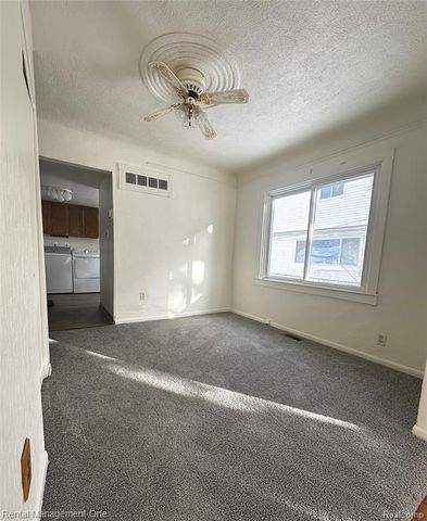 7286 Gilman Street, Westland, MI 48185