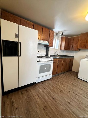 7286 Gilman Street, Westland, MI 48185