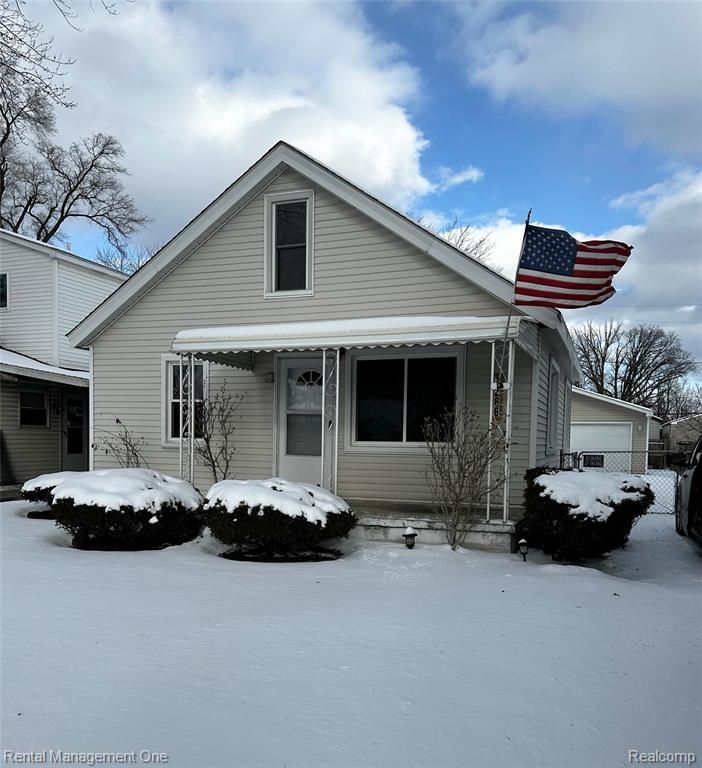 7286 Gilman Street, Westland, MI 48185