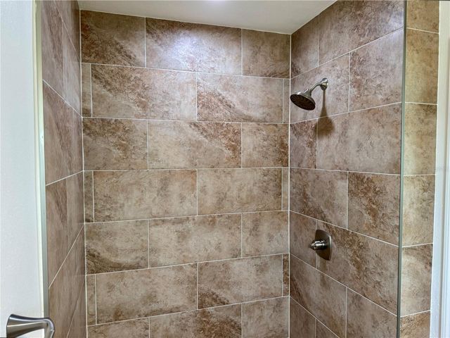 902 OAKWOOD DRIVE, Largo, FL 33770
