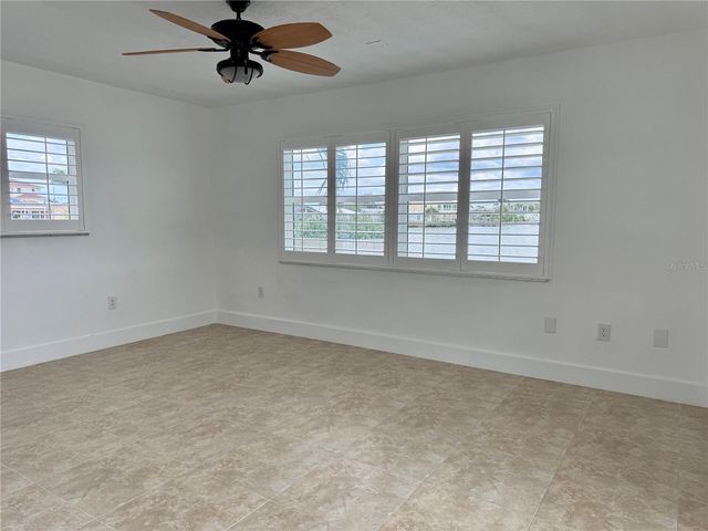 902 OAKWOOD DRIVE, Largo, FL 33770