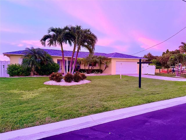 902 OAKWOOD DRIVE, Largo, FL 33770