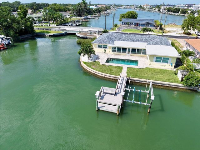 902 OAKWOOD DRIVE, Largo, FL 33770