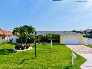 902 OAKWOOD DRIVE, Largo, FL 33770