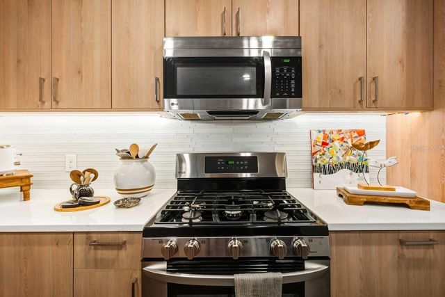 9821 SW 34TH ROAD, Gainesville, FL 32608