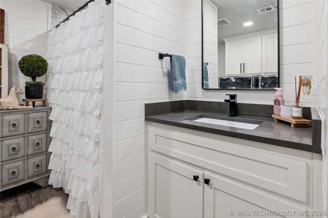 195 Cardell, Eufaula, OK 74432