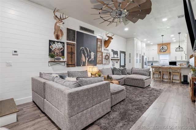 195 Cardell, Eufaula, OK 74432